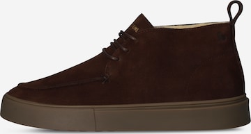 BLACKSTONE - Botas chukka em castanho: frente