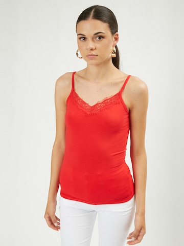 Influencer Top in Red: front