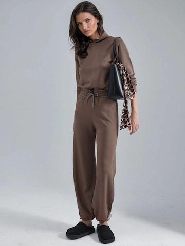 Tuta da jogging di Hiccup in marrone: frontale