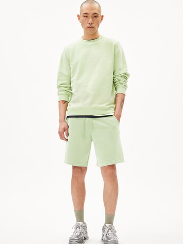 ARMEDANGELS Regular Trousers 'Maarcolos' in Green: front