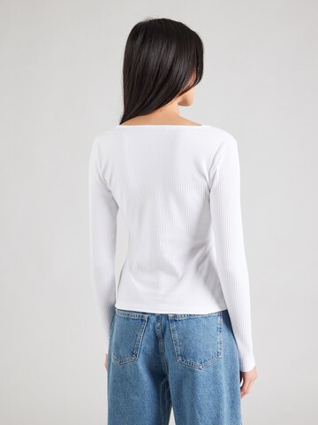 T-shirt 'Doreen' ABOUT YOU en blanc