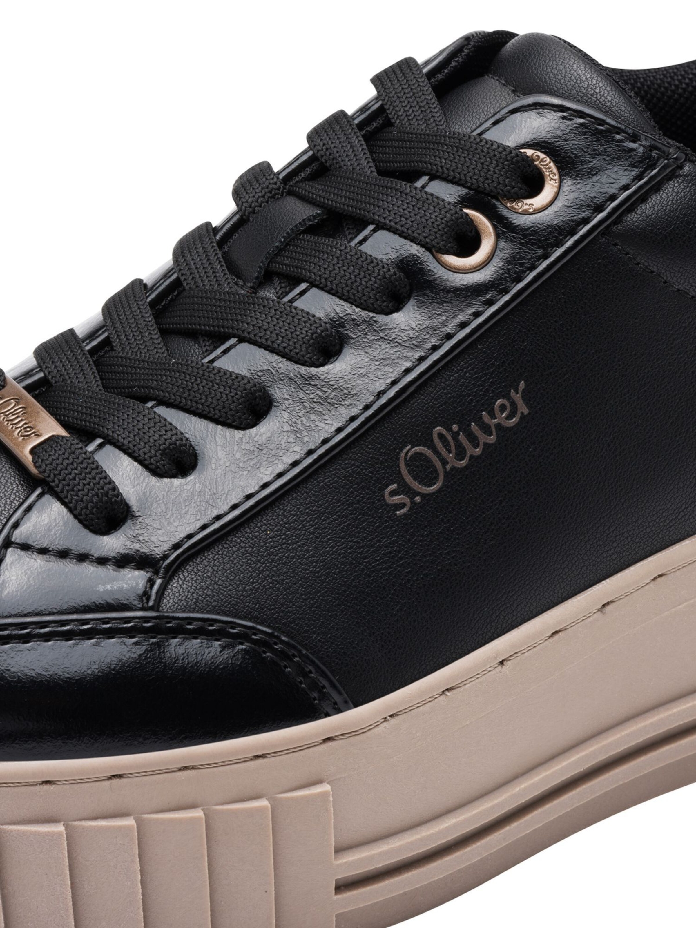 s.Oliver Sneakers in Black