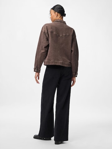 PIECES Between-Season Jacket in Brown