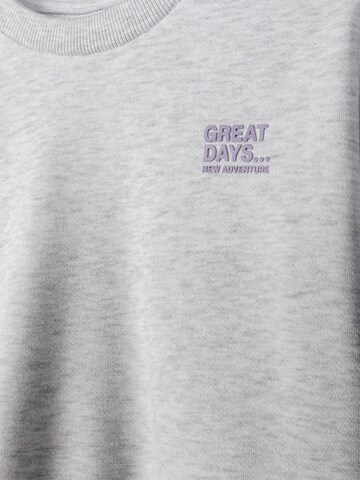 MINOTI Sweatshirt i grå