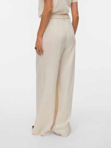 Wide leg Pantaloni con pieghe 'VMSteffi' di VERO MODA in beige
