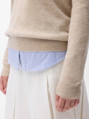 GOBI Cashmere Trui 'Women's Essential Cashmere V-Neck Sweater' in Wit