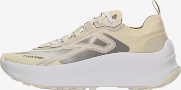 Calvin Klein Matalavartiset tennarit 'CHUNKY RUN CKSTRIPE LUP TRAN RIP' värissä valkoinen: etupuoli