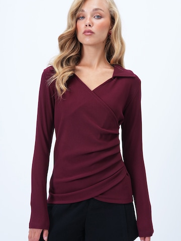 T-shirt Trend Alaçatı Stili en rouge : devant