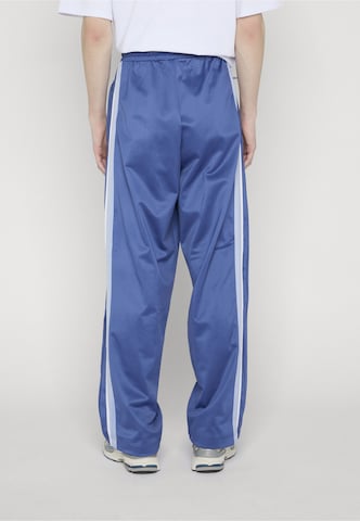 ROCAWEAR Loosefit Hose 'Kingdom' in Blau
