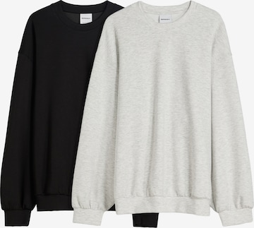 Bluză de molton de la Bershka pe gri: față