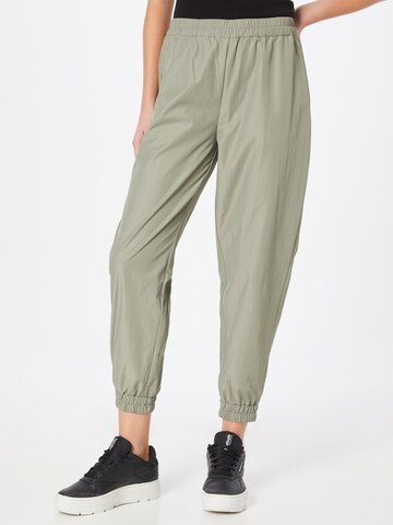 Tapered Pantaloni 'Cora' de la NORR pe verde: față