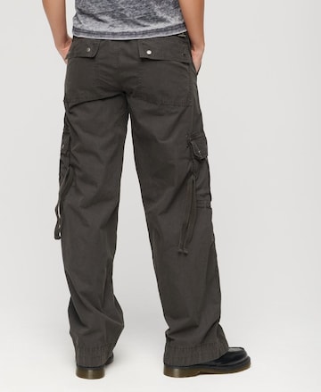 Superdry Loose fit Cargo trousers in Black