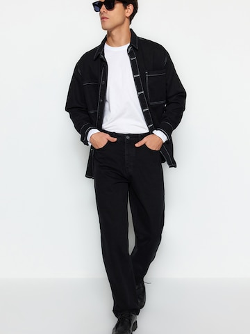 Trendyol Regular Jeans in Schwarz