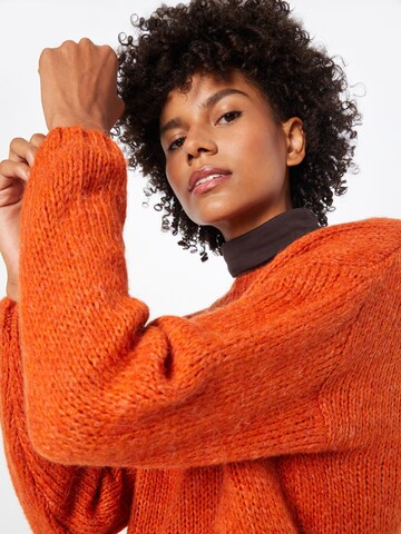 MORE & MORE Pullover 'Fluffy' in Orange