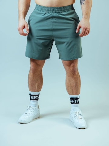 Lifters Slimfit Sportbroek 'Raw Gym Shorts' in Groen: voorkant
