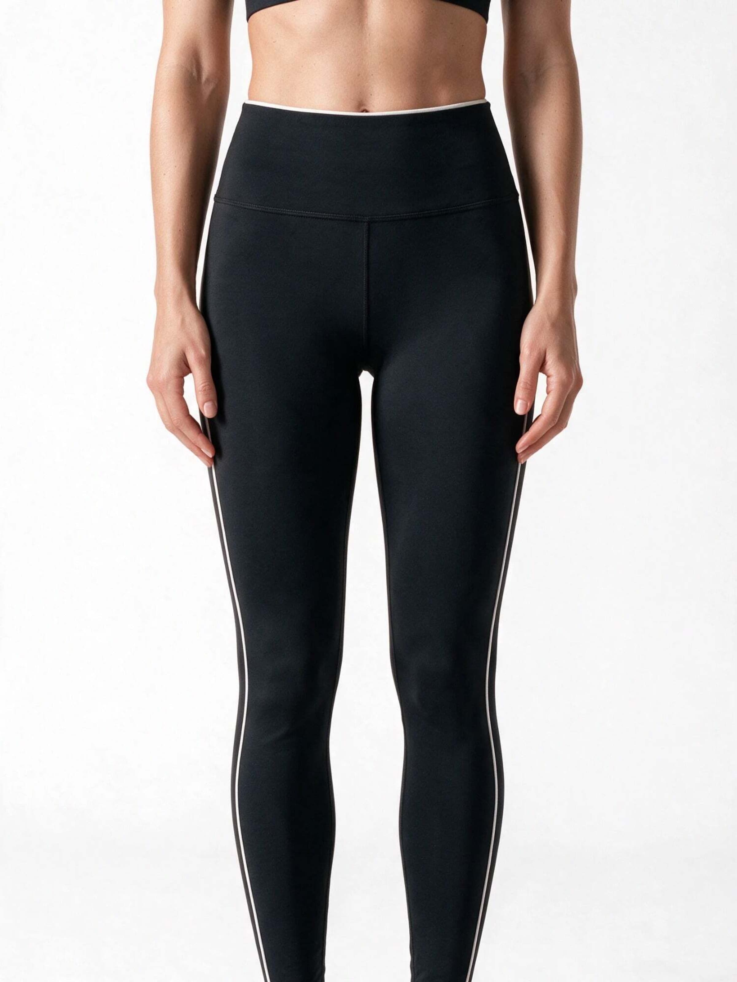 SNOCKS Slimfit Leggings in Zwart: voorkant