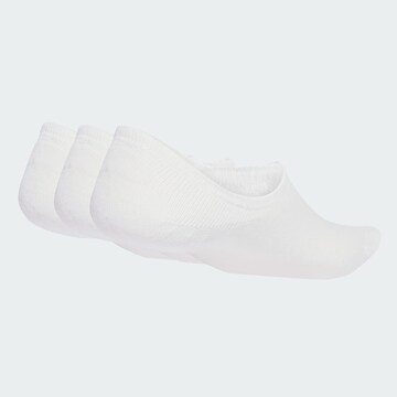 Chaussure basse ADIDAS ORIGINALS en blanc