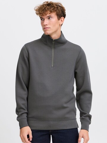 Casual Friday Sweatshirt 'Sebastian' in Grijs: voorkant