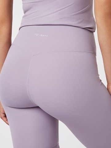YO-GAYA Skinny Leggings in Lila