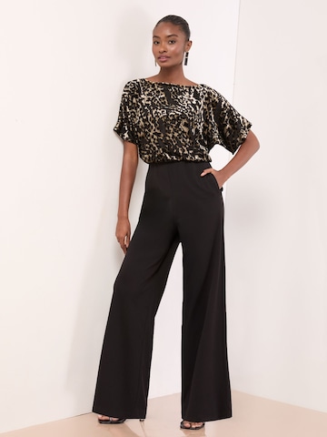 Lipsy Jumpsuit in Zwart: voorkant