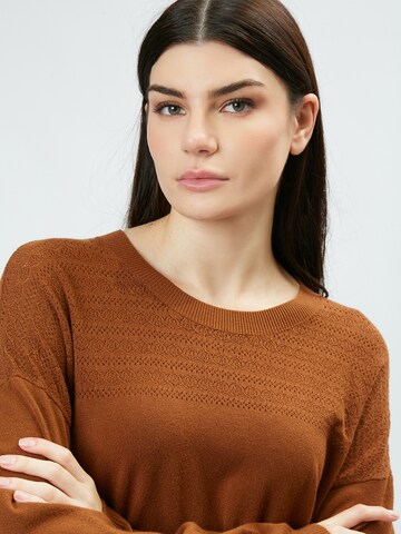 Influencer Pullover i brun