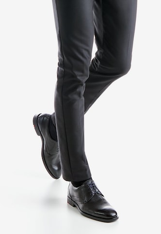 LLOYD Обувь на шнуровке 'KALMAT' в Черный: спереди