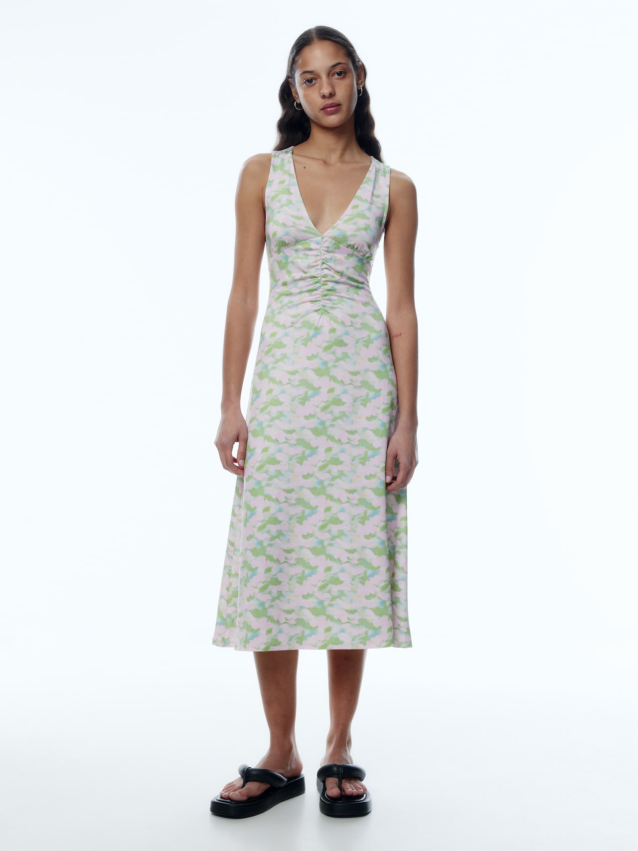 EDITED Produits Robe 'Noema' bleu clair