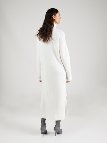 A-VIEW Πλεκτό φόρεμα 'Penny' σε λευκό