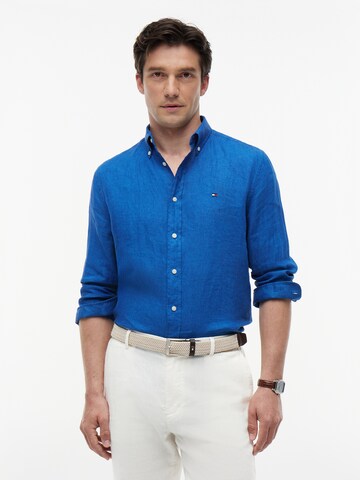 Coupe regular Chemise TOMMY HILFIGER en bleu : devant