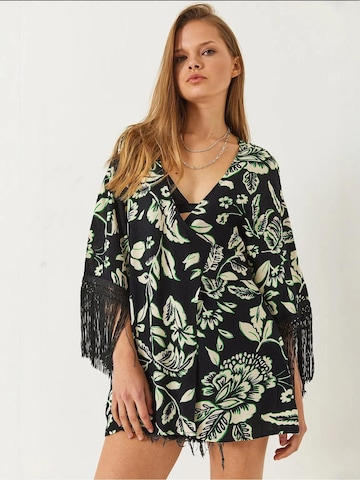 Bianco Lucci - Kimono em preto: frente