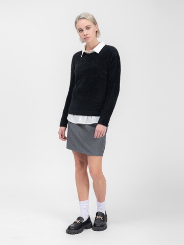 Influencer Pullover in Schwarz