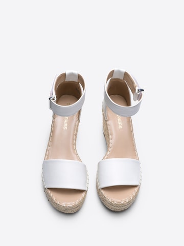 Dream Pairs Sandals in White