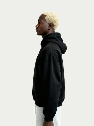 Farfromlove Sweatshirt‌‌‌‌‌‌‌‌‌‌ in Schwarz
