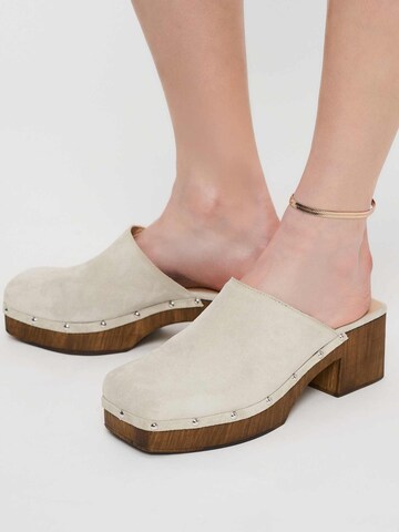 Liebeskind Berlin Foot Jewelry in Pink: front