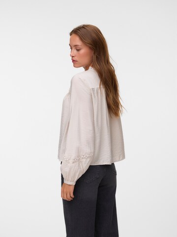 VERO MODA Blouse 'VMCasey' in Beige