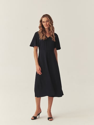 Rochie 'Florita' de la TATUUM pe albastru