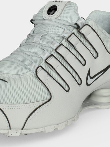 Baskets basses 'SHOX NZ' Nike Sportswear en gris