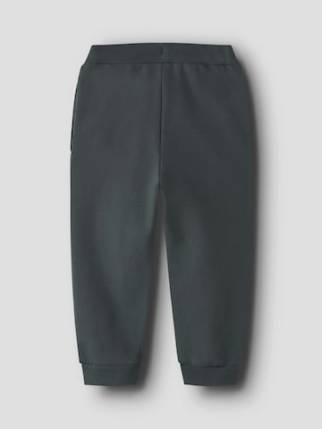 Tapered Pantaloni di NAME IT in grigio