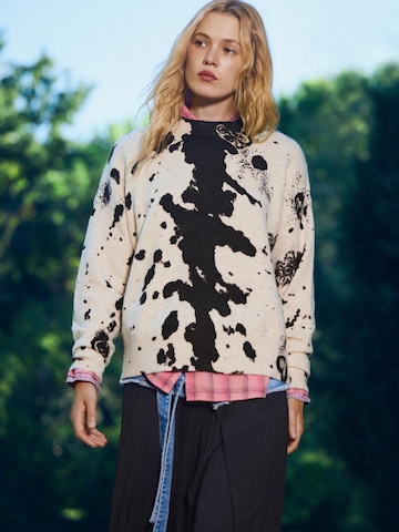 Pull-over Desigual en blanc
