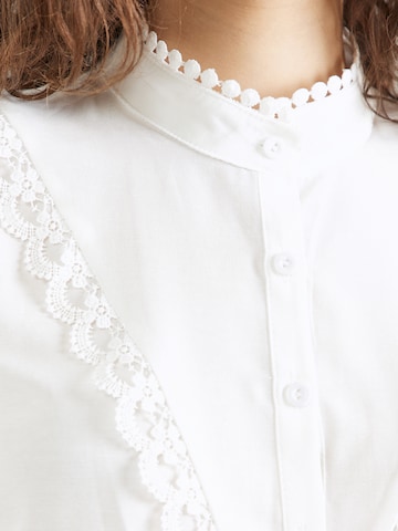 Trendyol Bluse in Weiß
