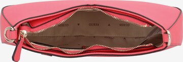 GUESS Schultertasche 'Noelle' in Pink