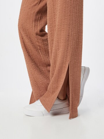 ABOUT YOU Wide leg Broek 'Ruth' in Bruin