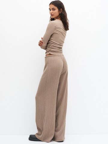 Pull&Bear Wide Leg Hose in Beige