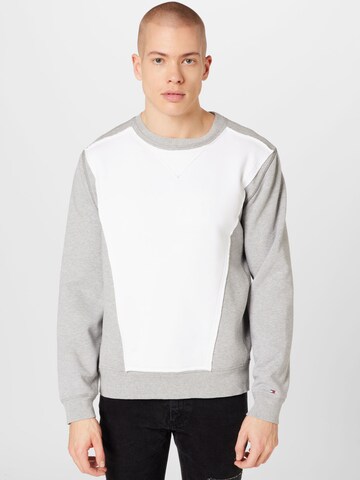 Sweat-shirt Tommy Jeans en gris : devant