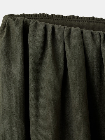 MANGO Barrel Housut 'CORINI' värissä vihreä