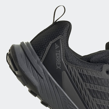 Chaussure basse ADIDAS TERREX en noir