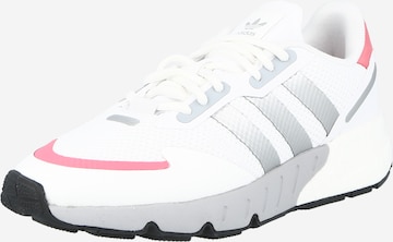 Baskets basses ADIDAS ORIGINALS en blanc : devant