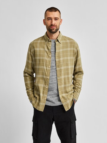 SELECTED HOMME - Ajuste estrecho Camisa en beige: frente