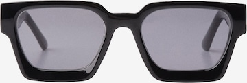 Bershka Sunglasses in Black: front