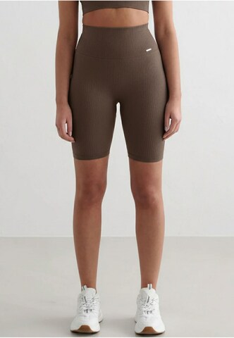 Skinny Pantaloni sportivi di Aim'n in marrone: frontale